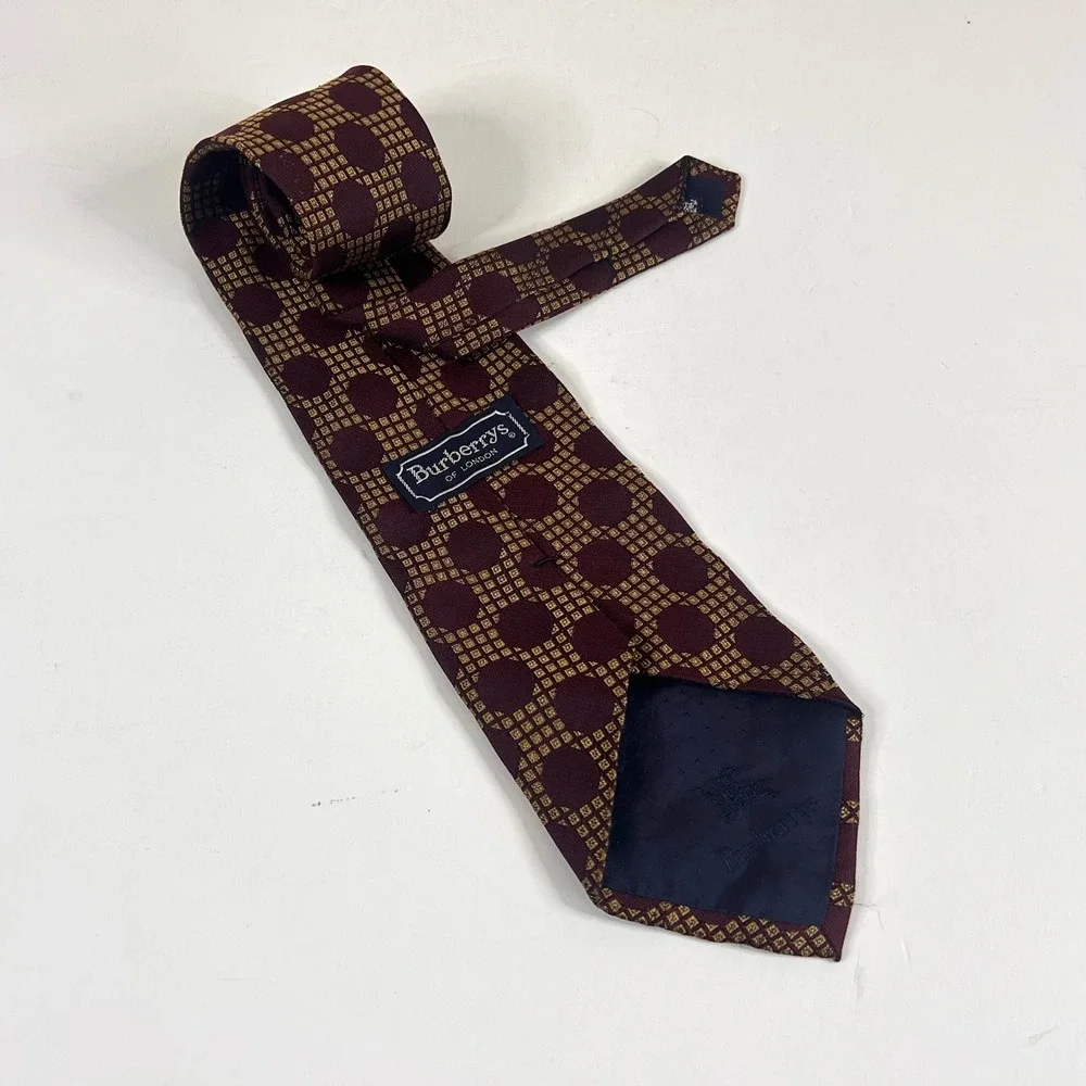 Burberry Vintage Necktie Burgundy Geometric Silk Hand Sewn Mens 4 x 57